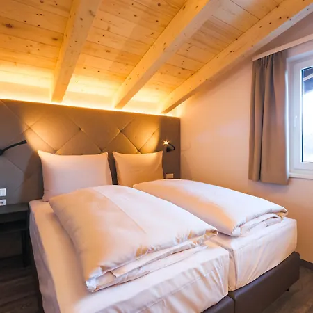 Ξενοδοχείο με διαμερίσματα Avenida Panorama 4*